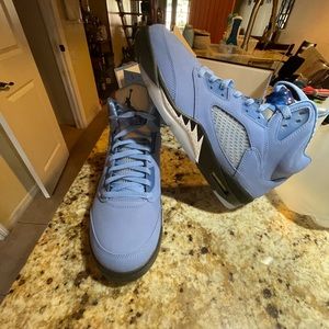 JORDAN 5 retro se UNC Carolina blue